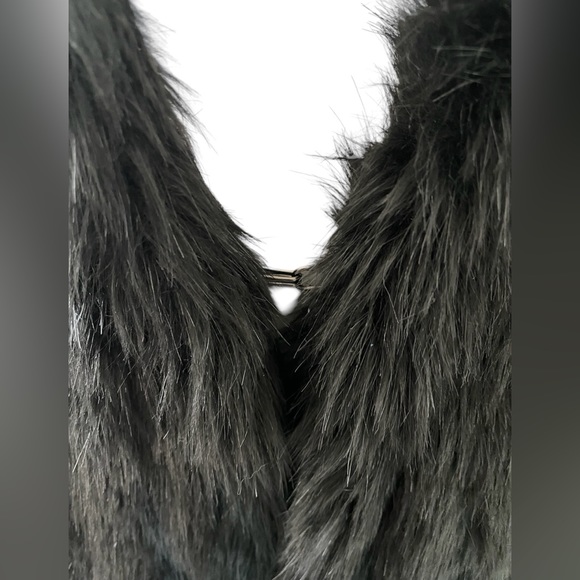 Faux Fur Vest - Picture 3 of 4